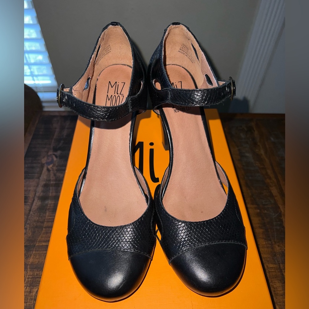 Miz Mooz Joanne Black Heel size 9